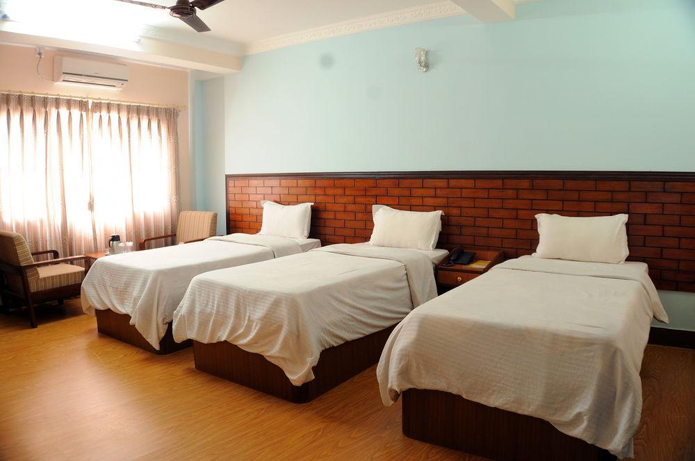 Hotel Brihaspati Катманду Екстериор снимка
