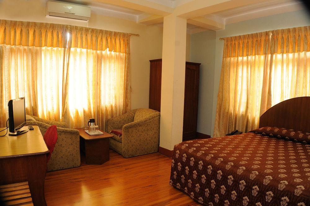Hotel Brihaspati Катманду Екстериор снимка