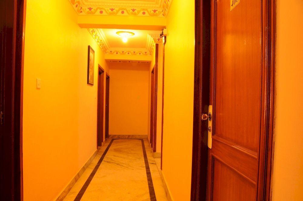 Hotel Brihaspati Катманду Екстериор снимка