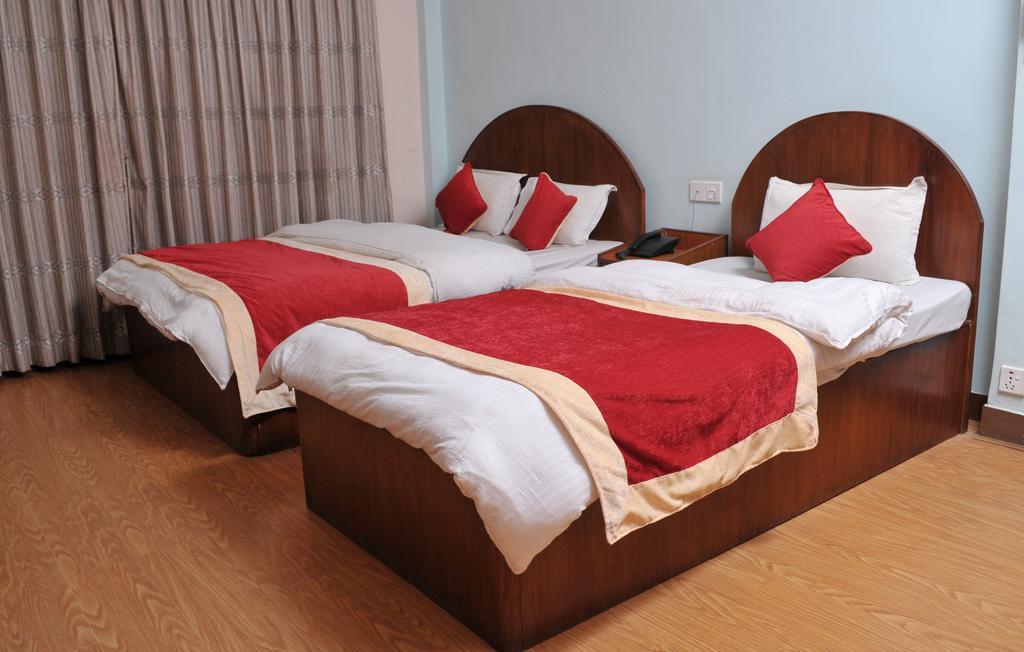 Hotel Brihaspati Катманду Екстериор снимка