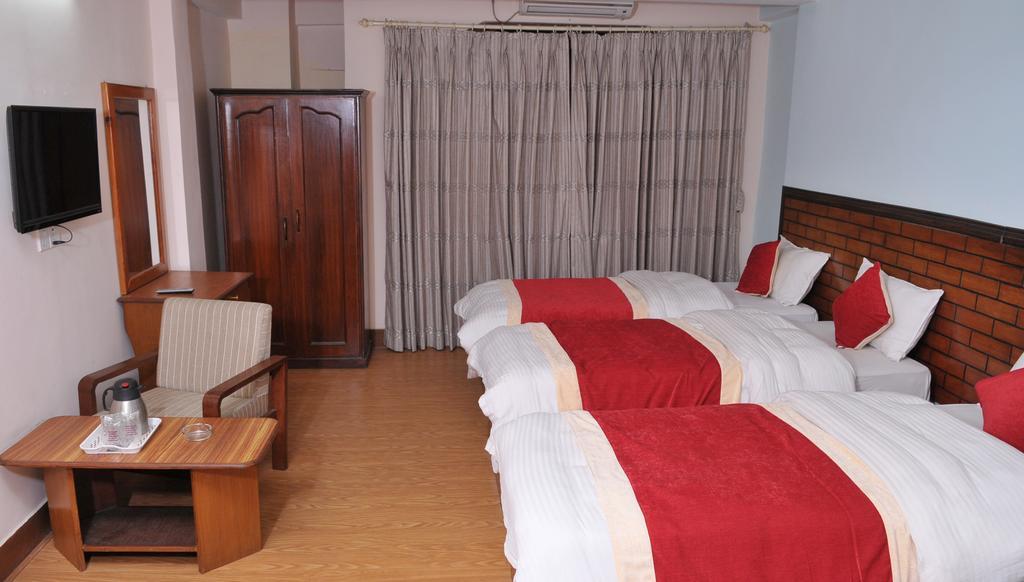 Hotel Brihaspati Катманду Екстериор снимка