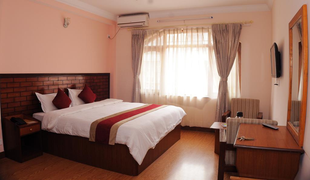 Hotel Brihaspati Катманду Екстериор снимка