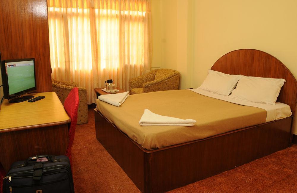 Hotel Brihaspati Катманду Екстериор снимка