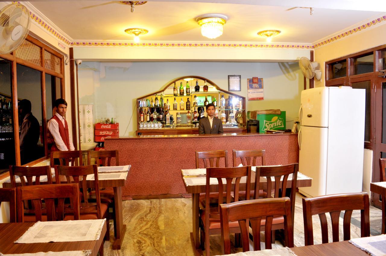 Hotel Brihaspati Катманду Екстериор снимка