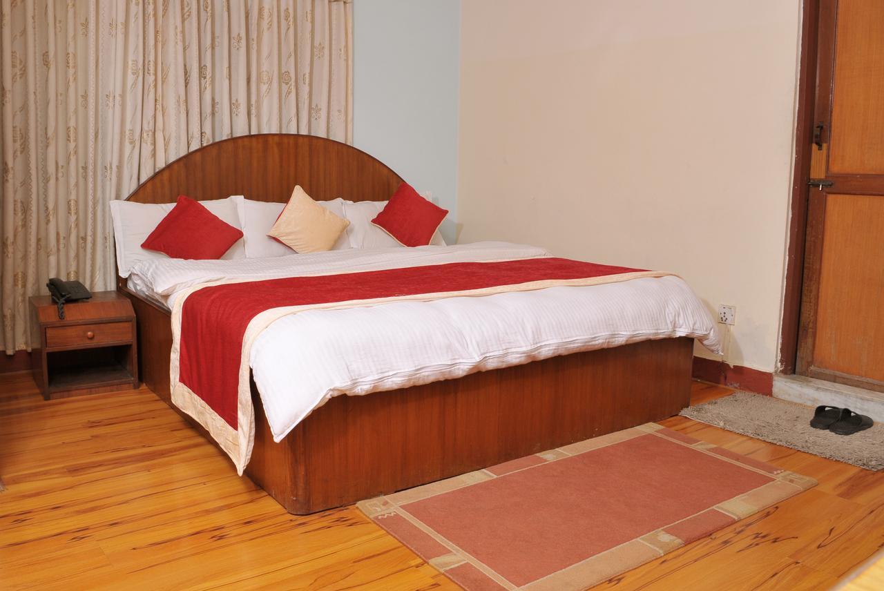 Hotel Brihaspati Катманду Екстериор снимка