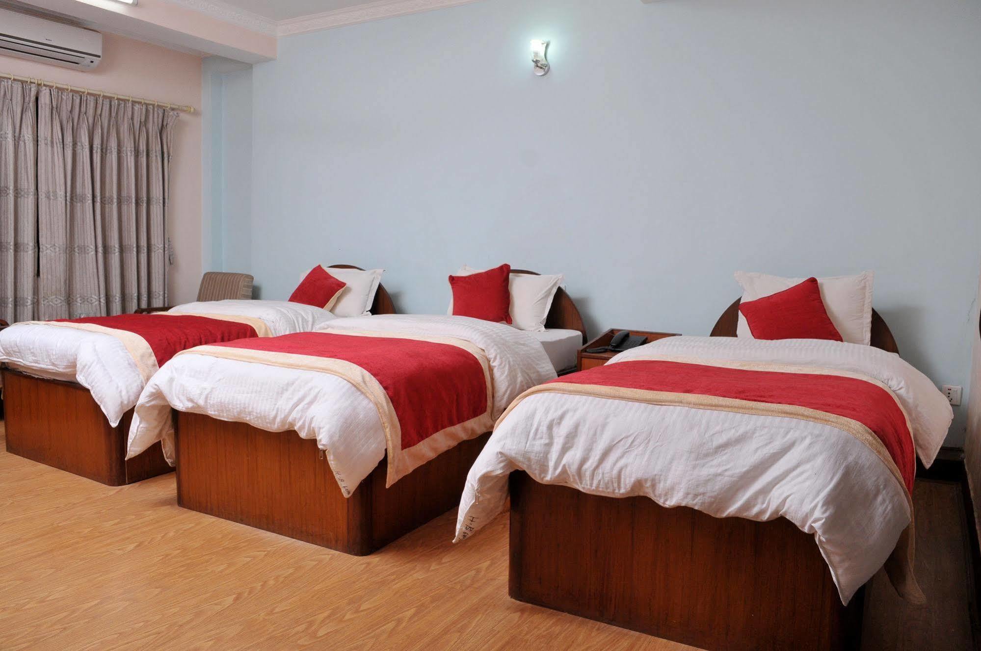 Hotel Brihaspati Катманду Екстериор снимка