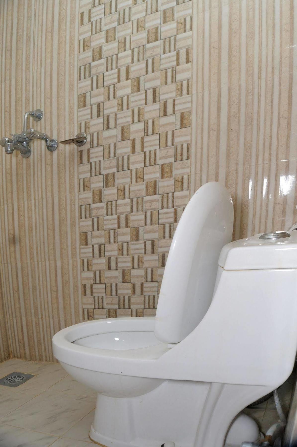 Hotel Brihaspati Катманду Екстериор снимка