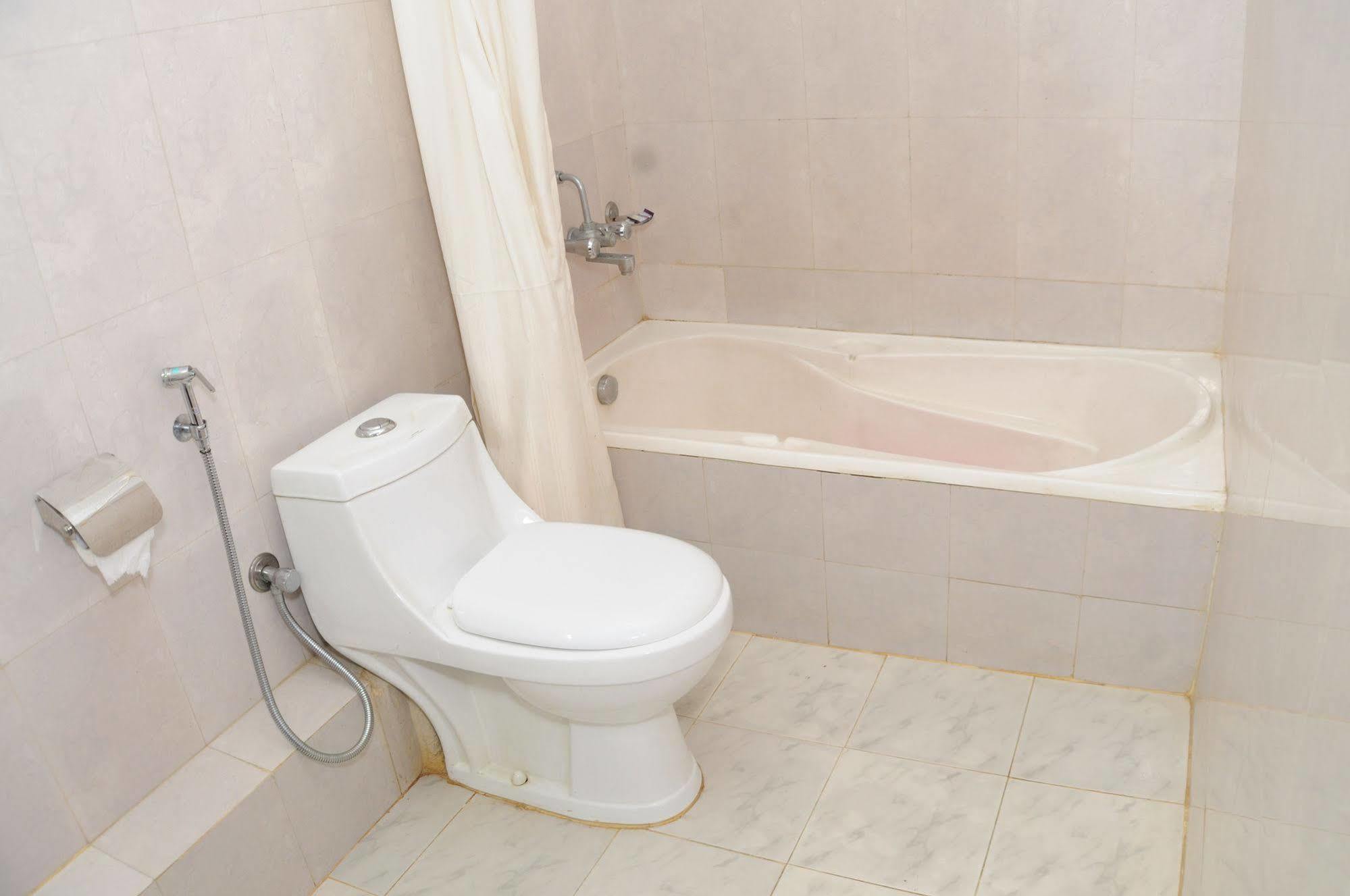 Hotel Brihaspati Катманду Екстериор снимка