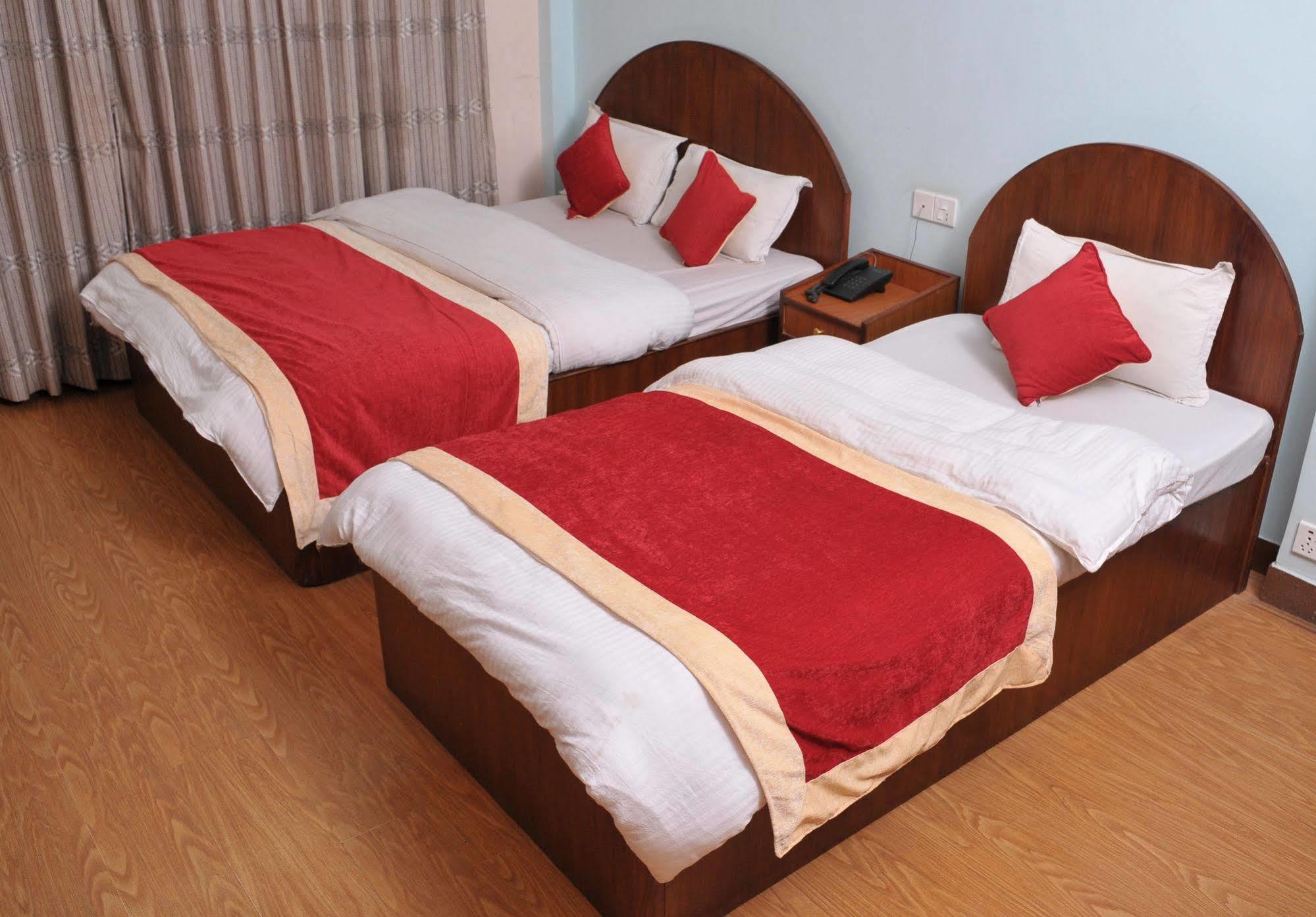 Hotel Brihaspati Катманду Екстериор снимка