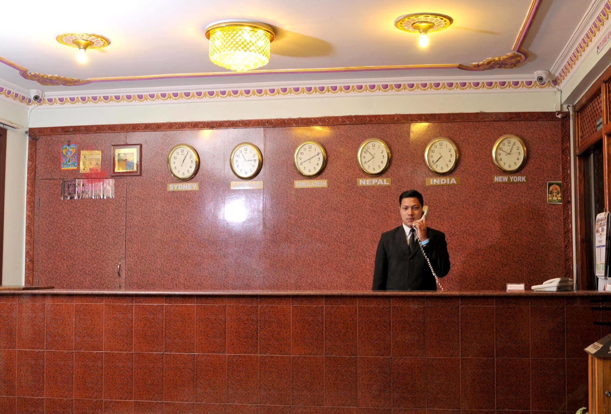 Hotel Brihaspati Катманду Екстериор снимка