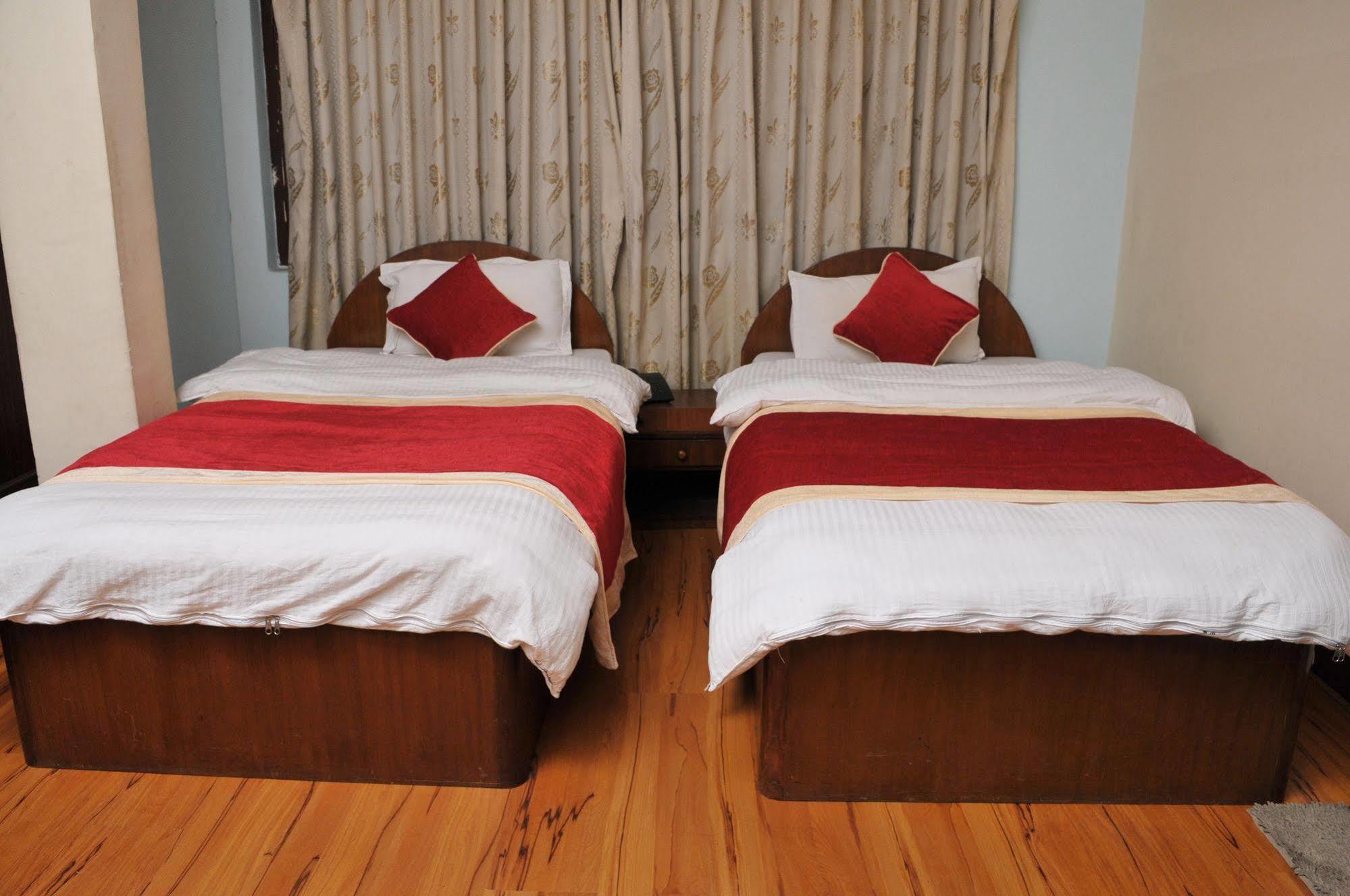 Hotel Brihaspati Катманду Екстериор снимка