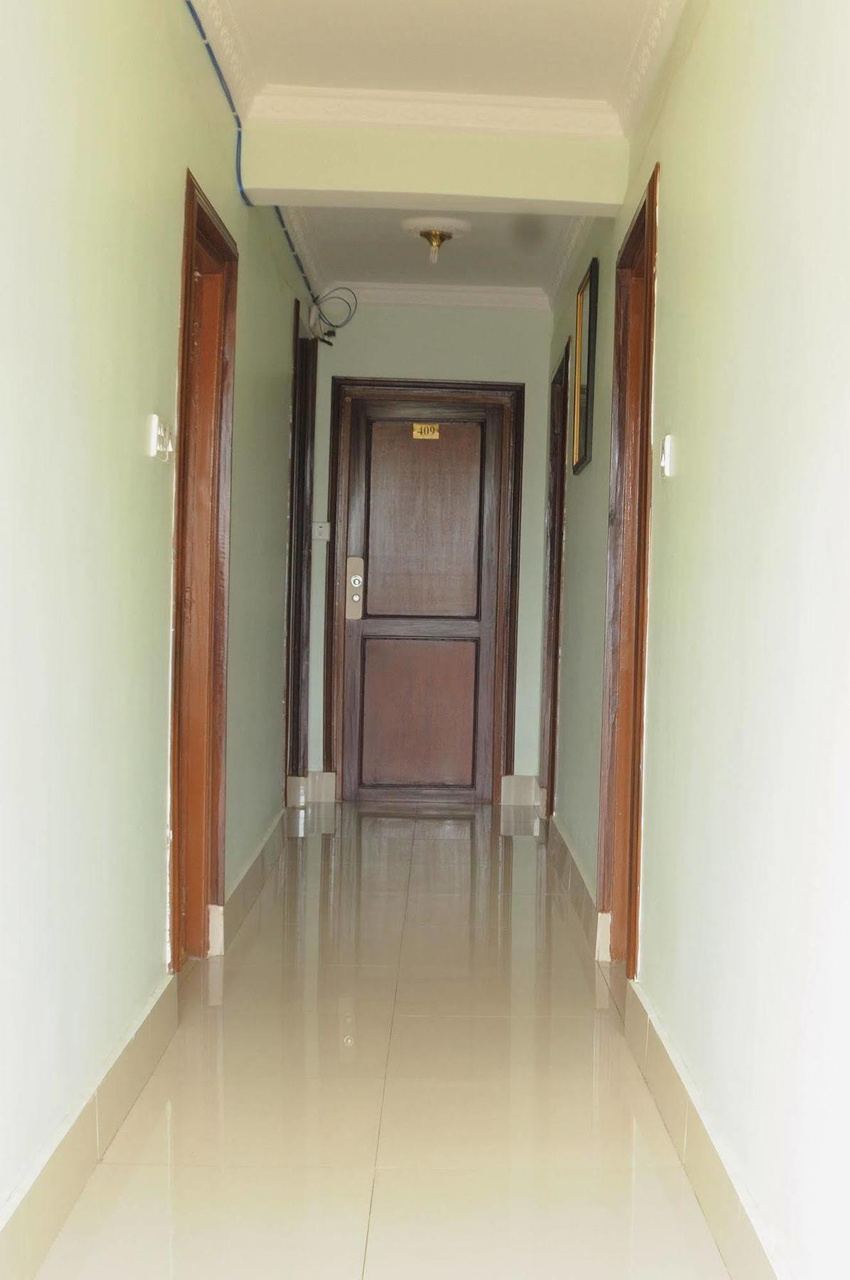 Hotel Brihaspati Катманду Екстериор снимка