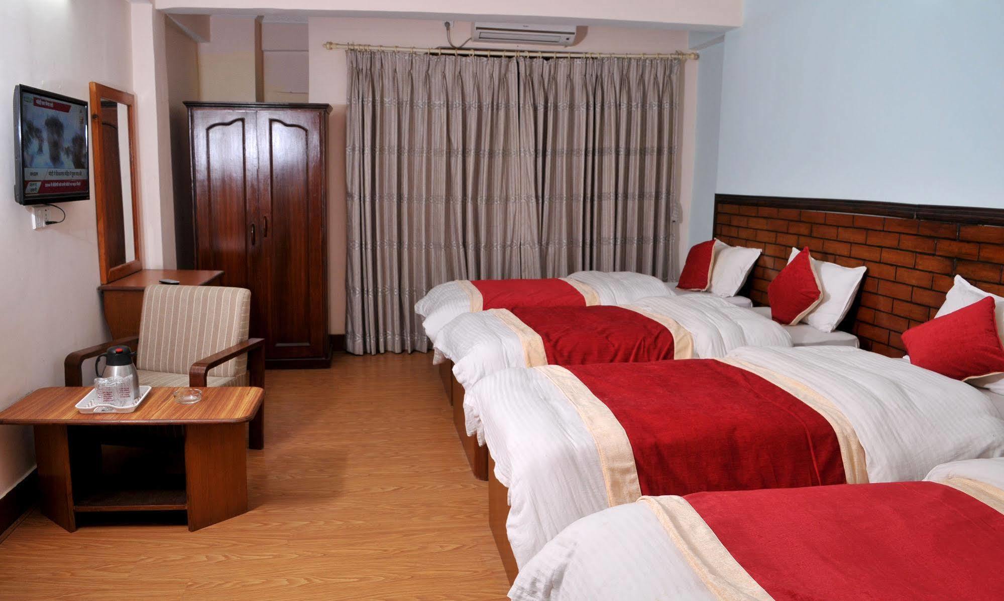 Hotel Brihaspati Катманду Екстериор снимка
